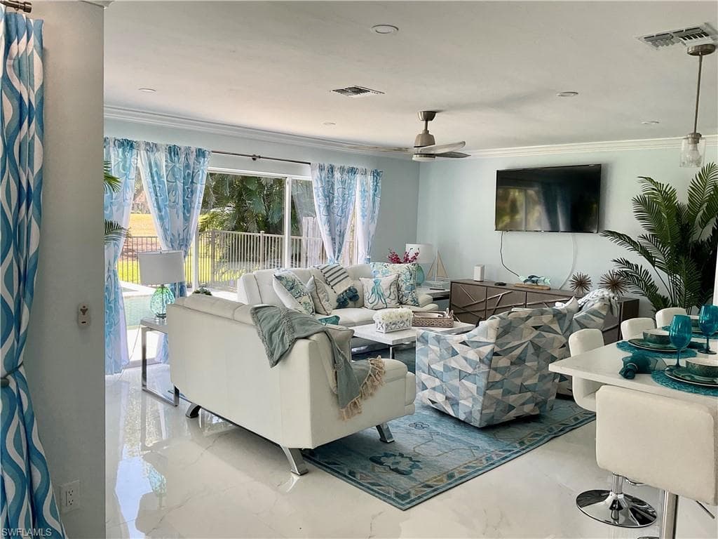 1618 Forest Lakes Blvd, Naples, FL 34105-8