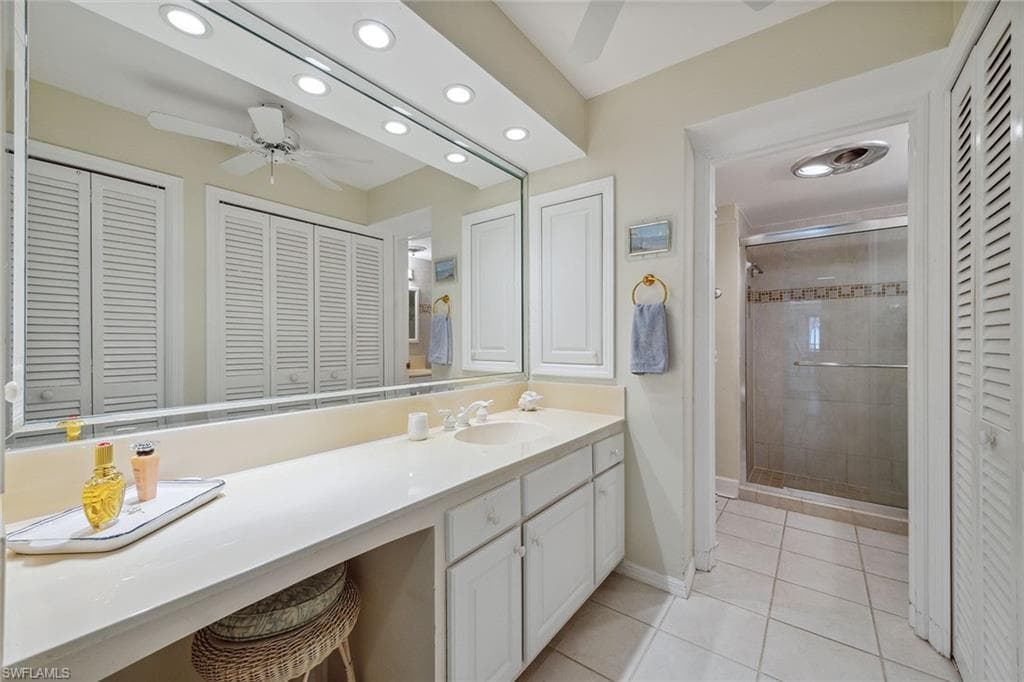 1275 Gulf Shore Blvd N 301, Naples, FL 34102-11