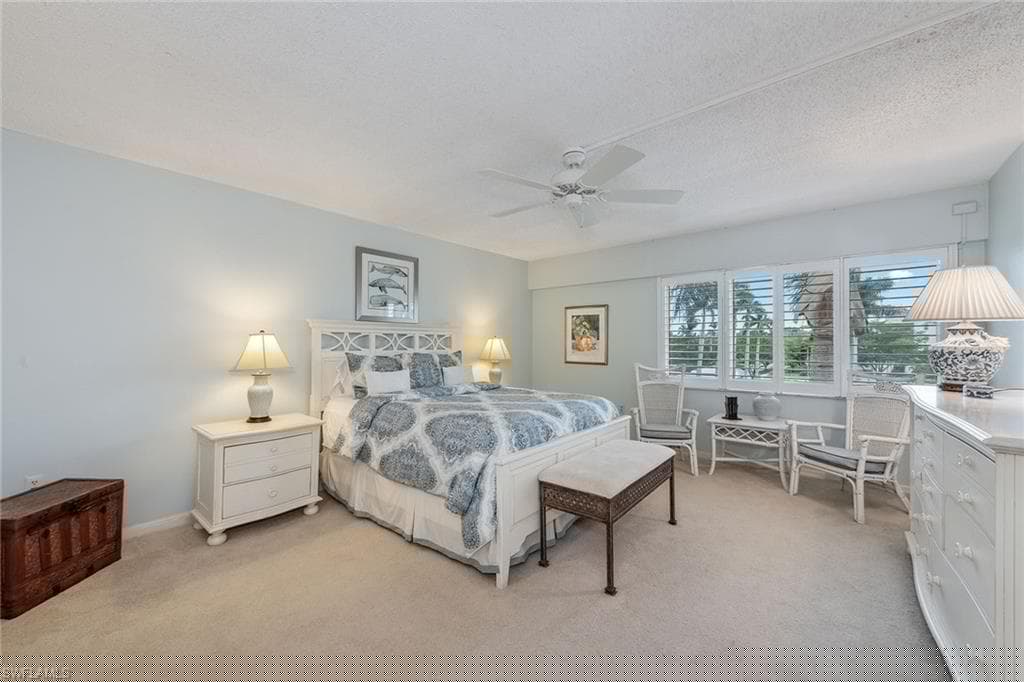 1275 Gulf Shore Blvd N 301, Naples, FL 34102-12