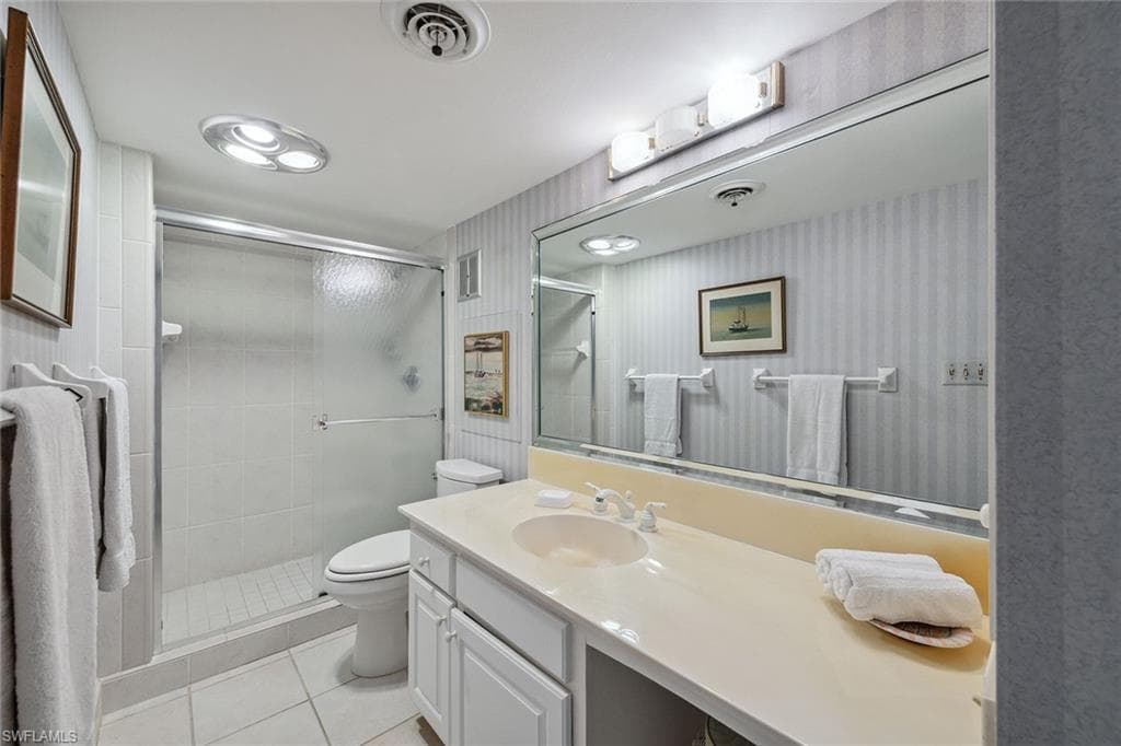 1275 Gulf Shore Blvd N 301, Naples, FL 34102-13