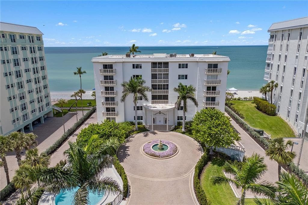 1275 Gulf Shore Blvd N 301, Naples, FL 34102-14
