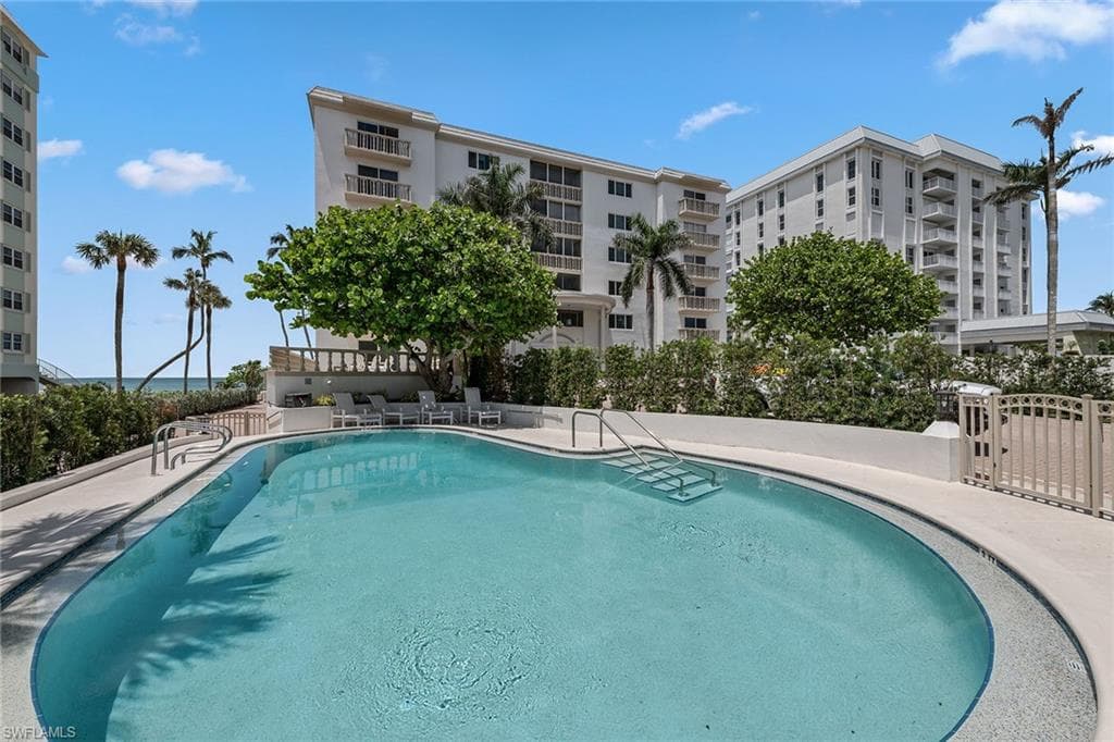 1275 Gulf Shore Blvd N 301, Naples, FL 34102-15