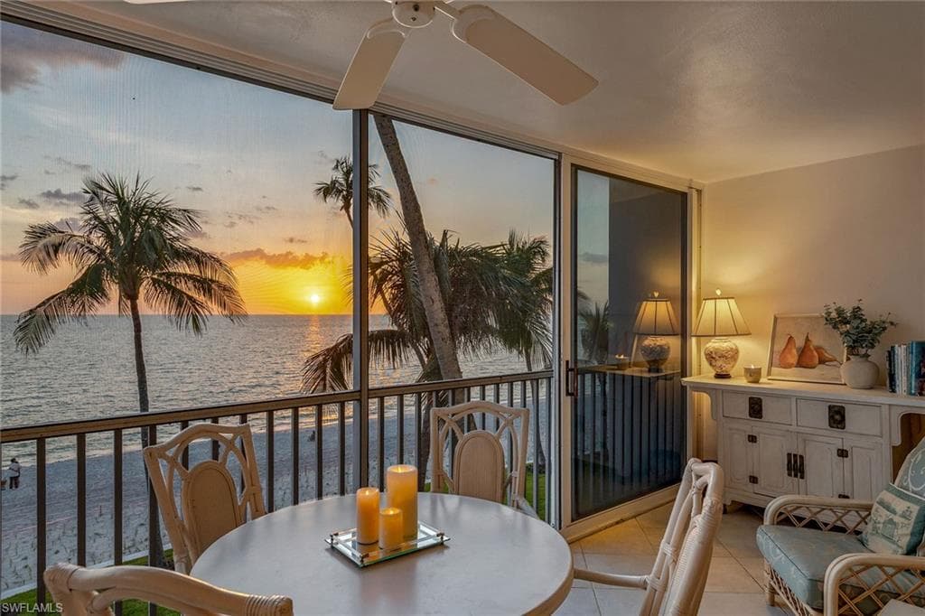 1275 Gulf Shore Blvd N 301, Naples, FL 34102-1
