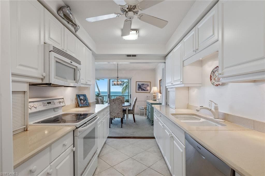 1275 Gulf Shore Blvd N 301, Naples, FL 34102-7