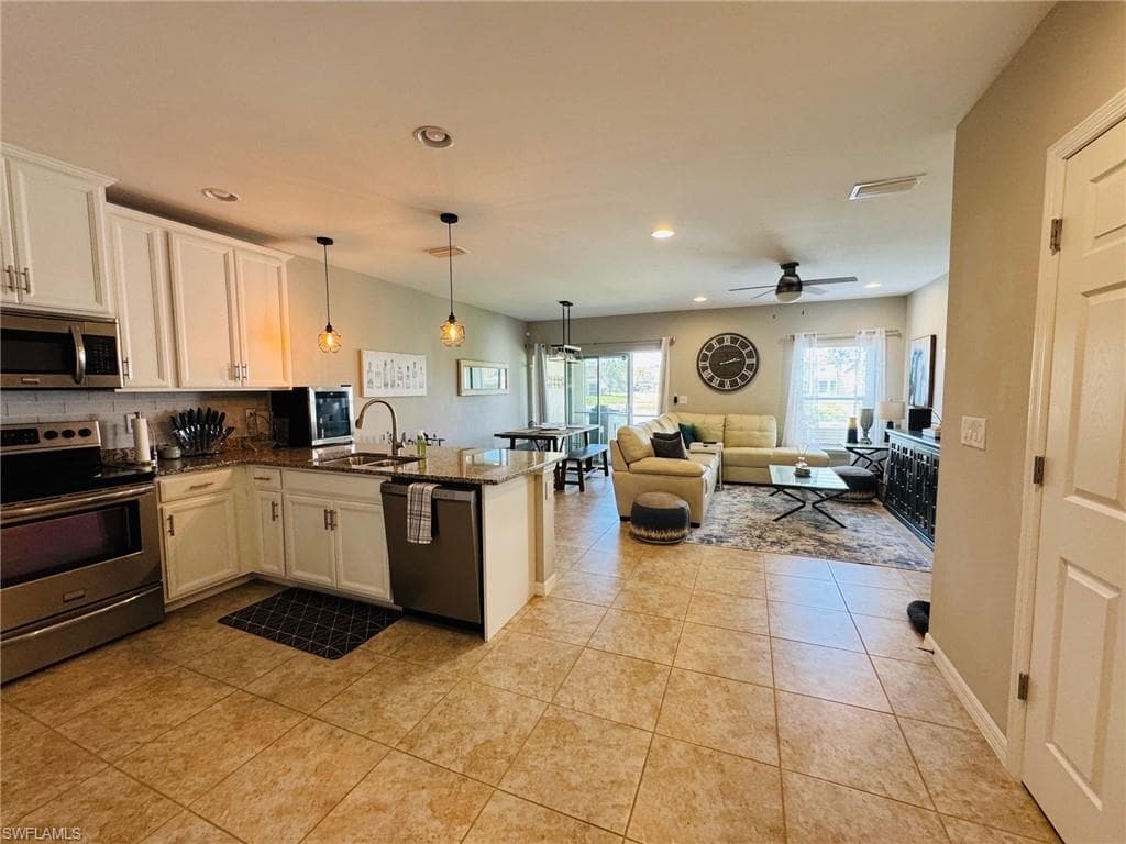 3849 Tilbor Cir, Fort Myers, FL 33916-8