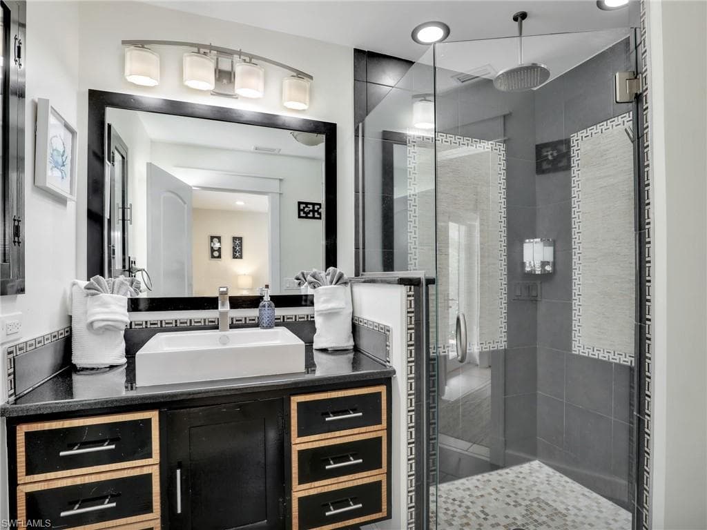 1268 Lake Shore Dr, Naples, FL 34103-11