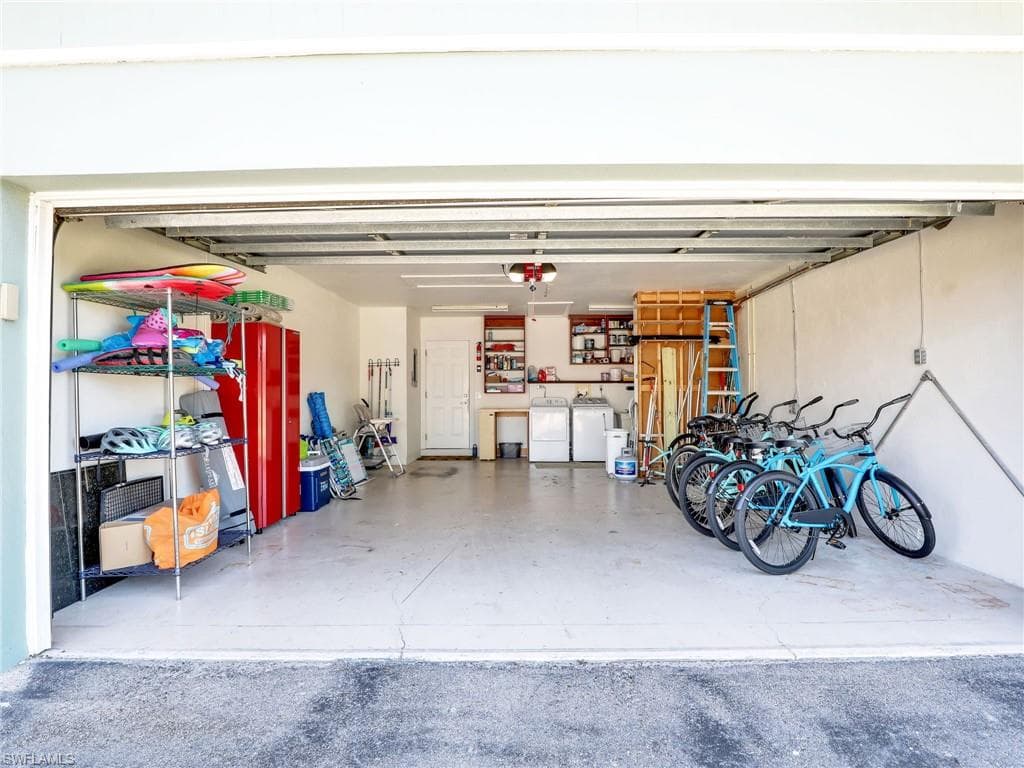 1268 Lake Shore Dr, Naples, FL 34103-23