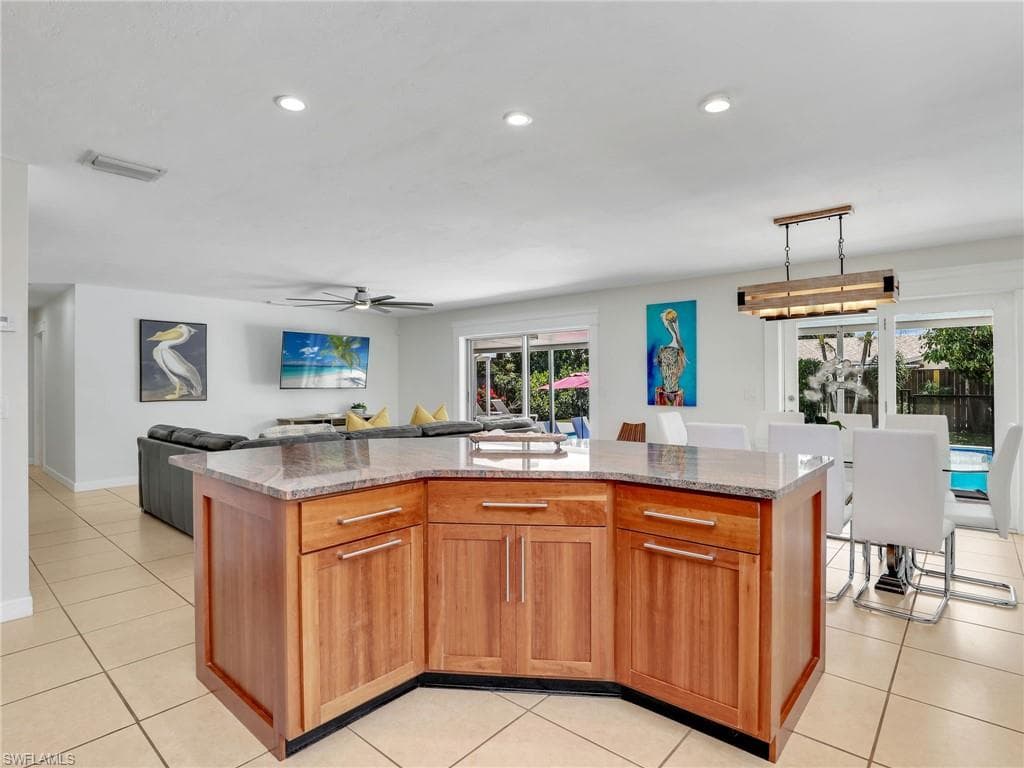 1268 Lake Shore Dr, Naples, FL 34103-7