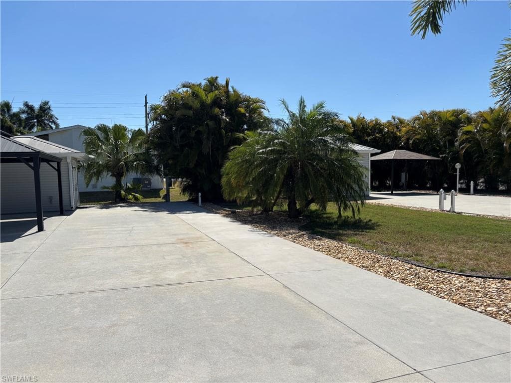 10436 Nightwood Dr, Fort Myers, FL 33905-5