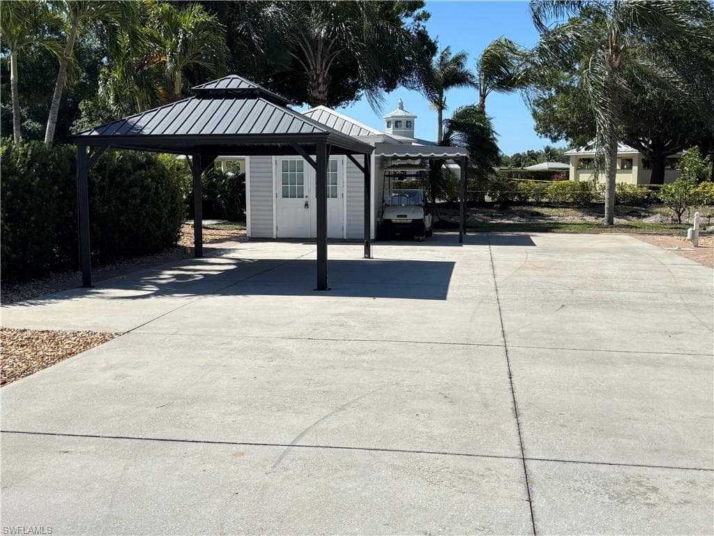 10130 Shadowood Ct, Fort Myers, FL 33905-1