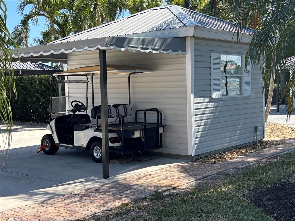10130 Shadowood Ct, Fort Myers, FL 33905-7