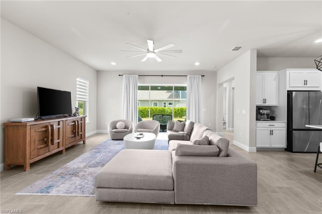 3419 Pilot Cir, Naples, FL 34120-17