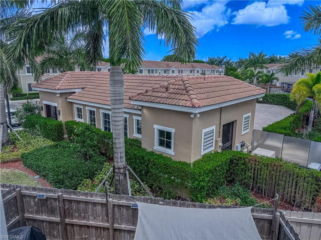1053 24th Ave, Homestead, FL 33035-38