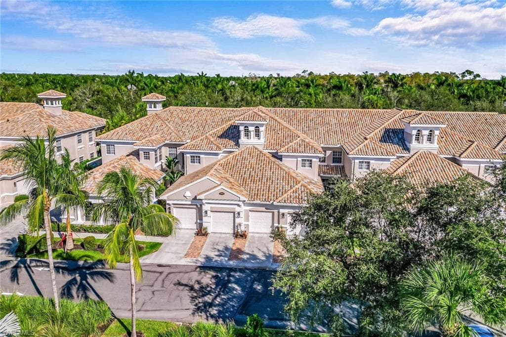 3985 Deer Crossing Ct 103, Naples, FL 34114-1