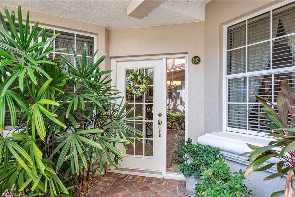 3985 Deer Crossing Ct 103, Naples, FL 34114-3