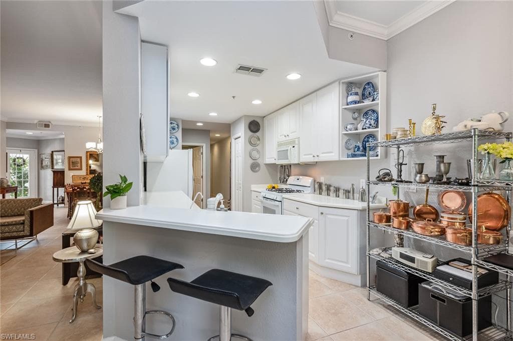 3985 Deer Crossing Ct 103, Naples, FL 34114-6