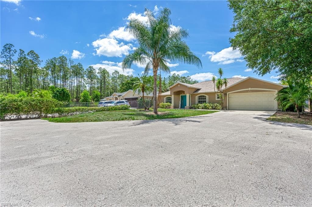 3630 10th Ave SE, Naples, FL 34117-1