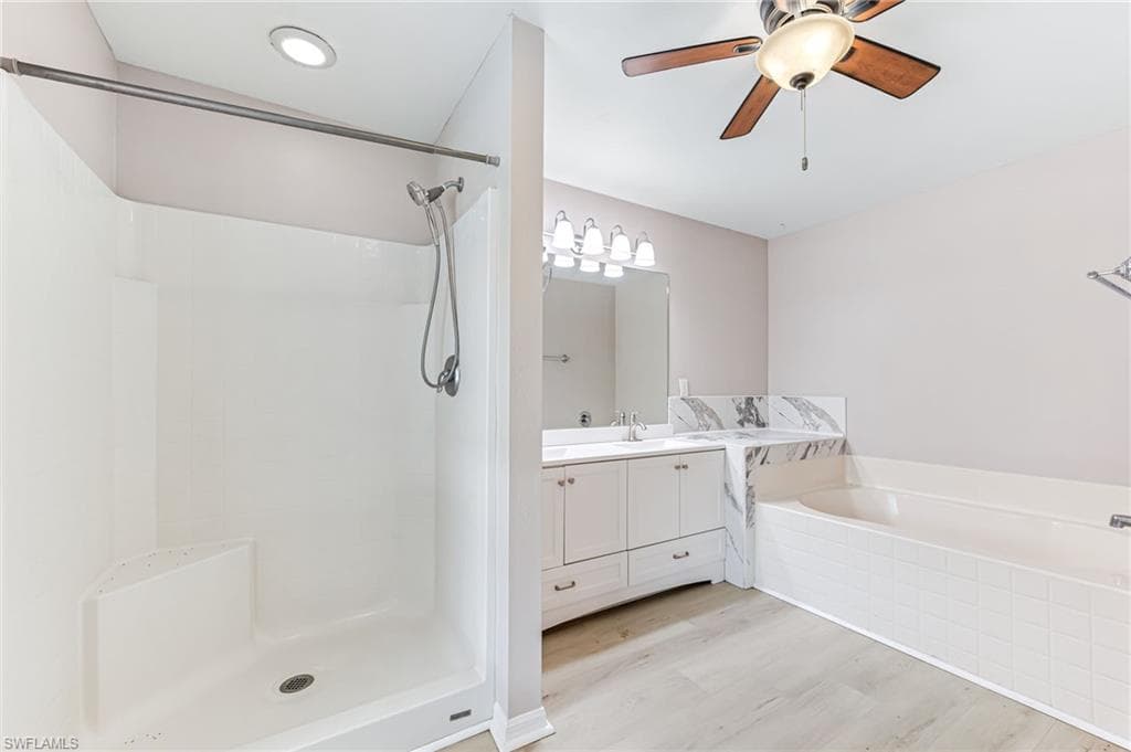 3630 10th Ave SE, Naples, FL 34117-28