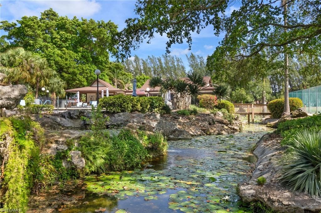 501 Forest Lakes Blvd 111, Naples, FL 34105-23