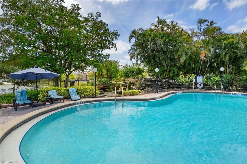 501 Forest Lakes Blvd 111, Naples, FL 34105-25