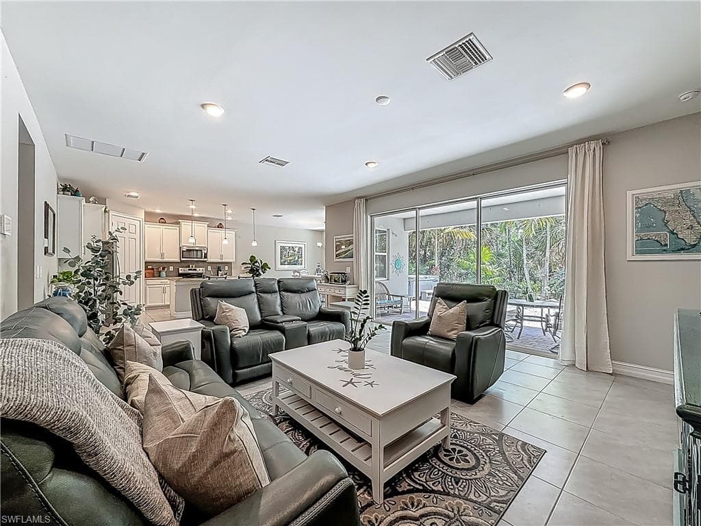 2712 14th Ave SE, Naples, FL 34117-8