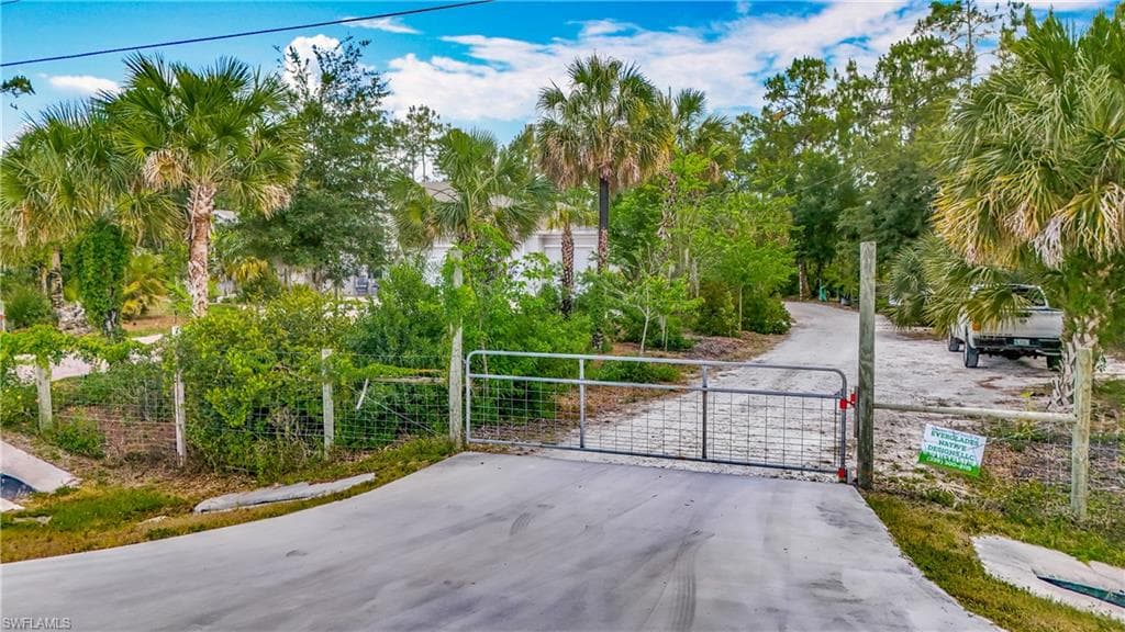 2712 14th Ave SE, Naples, FL 34117-17