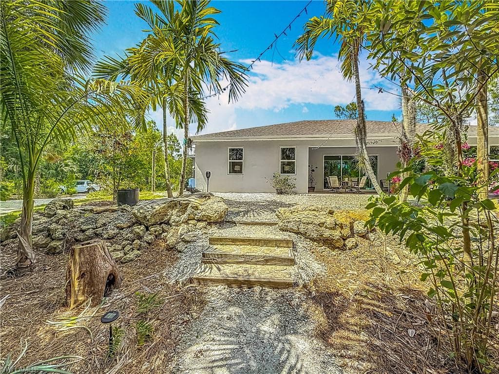 2712 14th Ave SE, Naples, FL 34117-25