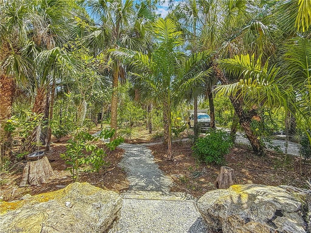 2712 14th Ave SE, Naples, FL 34117-26