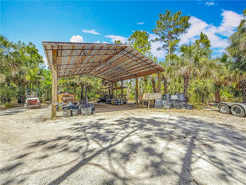 2712 14th Ave SE, Naples, FL 34117-33
