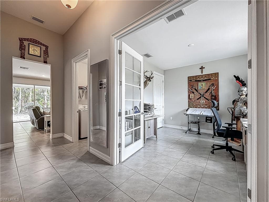 2712 14th Ave SE, Naples, FL 34117-5