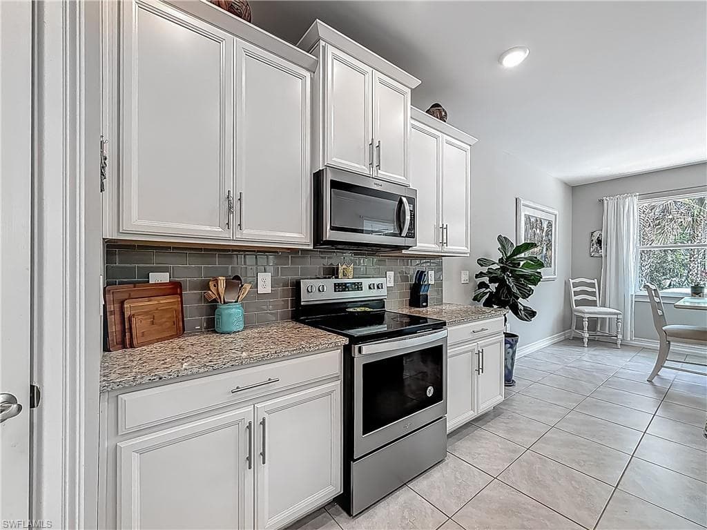 2712 14th Ave SE, Naples, FL 34117-6