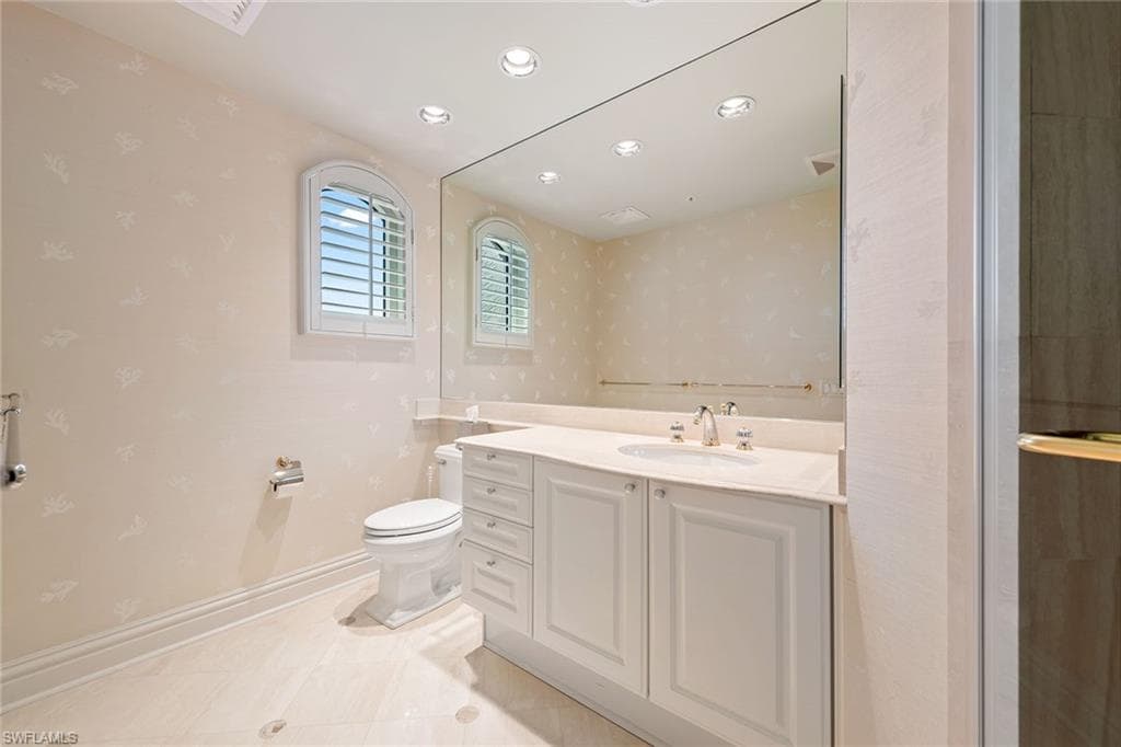 8477 Bay Colony Dr 1102, Naples, FL 34108-20