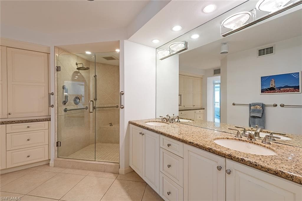 4651 Gulf Shore Blvd N 1106, Naples, FL 34103-7