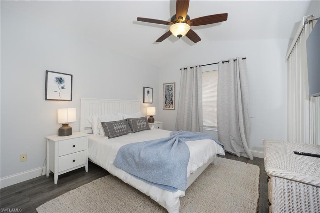 1537 Vintage Ln, Naples, FL 34104-27