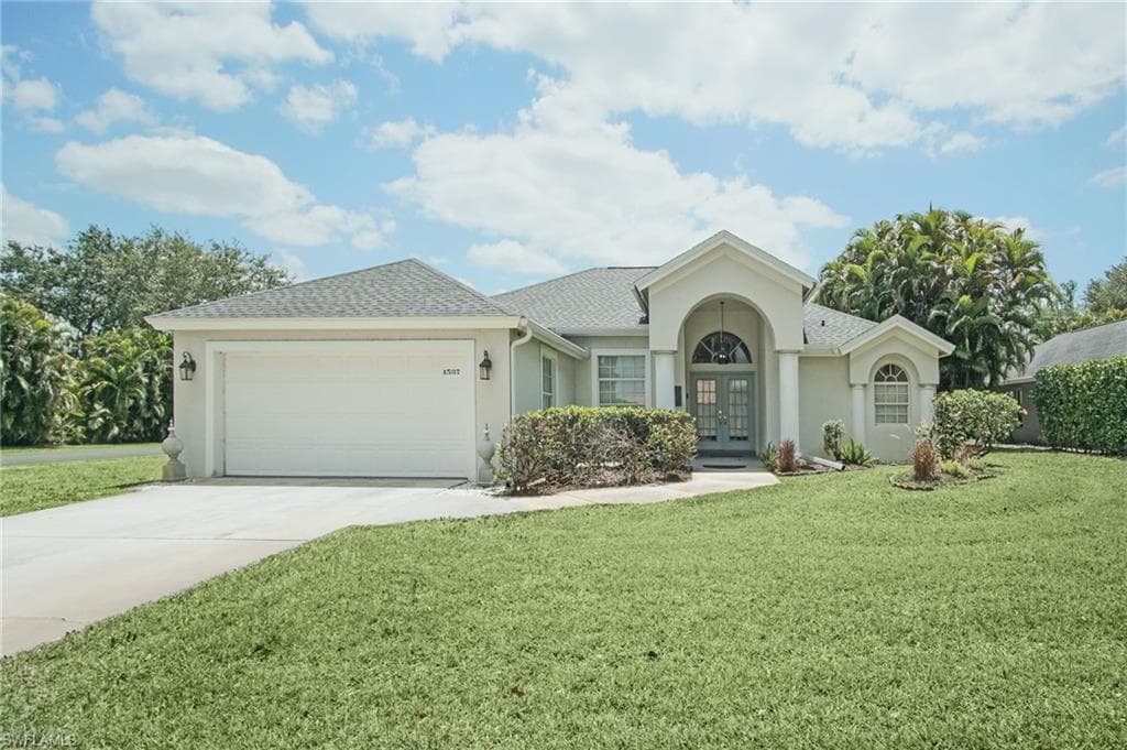1537 Vintage Ln, Naples, FL 34104-6