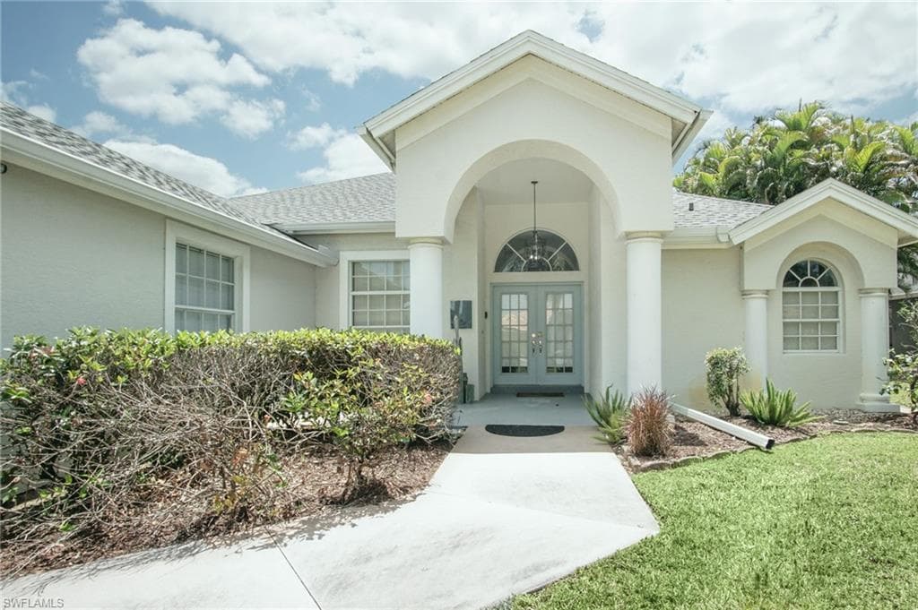 1537 Vintage Ln, Naples, FL 34104-7