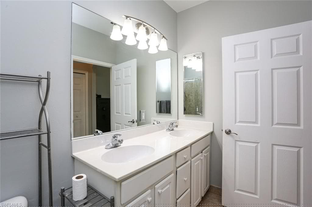 14165 Winchester Ct 203, Naples, FL 34114-8