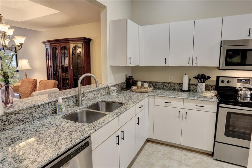 130 Amblewood Ln 8-801, Naples, FL 34105-12