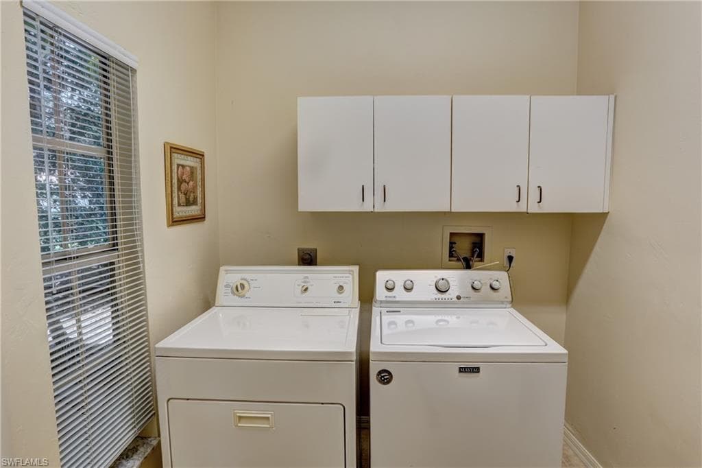 130 Amblewood Ln 8-801, Naples, FL 34105-23