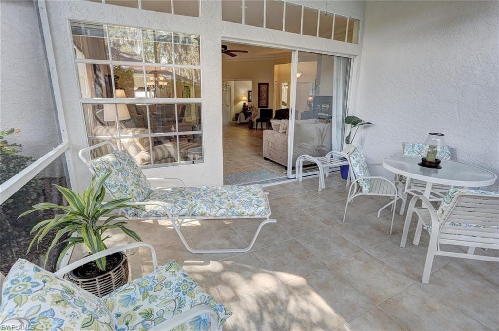 130 Amblewood Ln 8-801, Naples, FL 34105-26