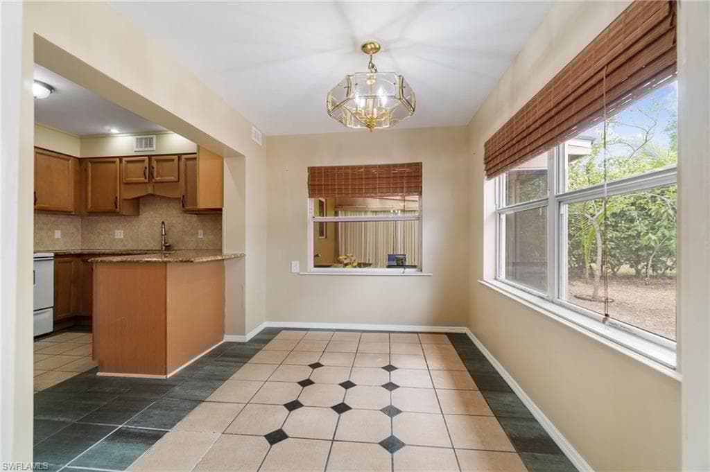 853 95th Ave N, Naples, FL 34108-10