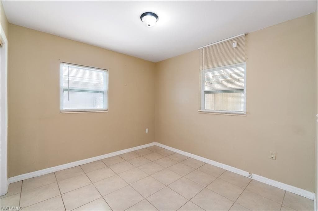 853 95th Ave N, Naples, FL 34108-14