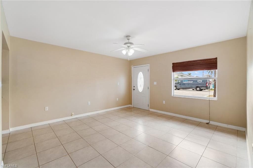 853 95th Ave N, Naples, FL 34108-4