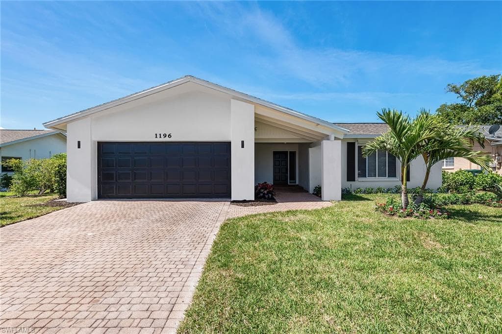 1196 Westlake Blvd, Naples, FL 34103-2
