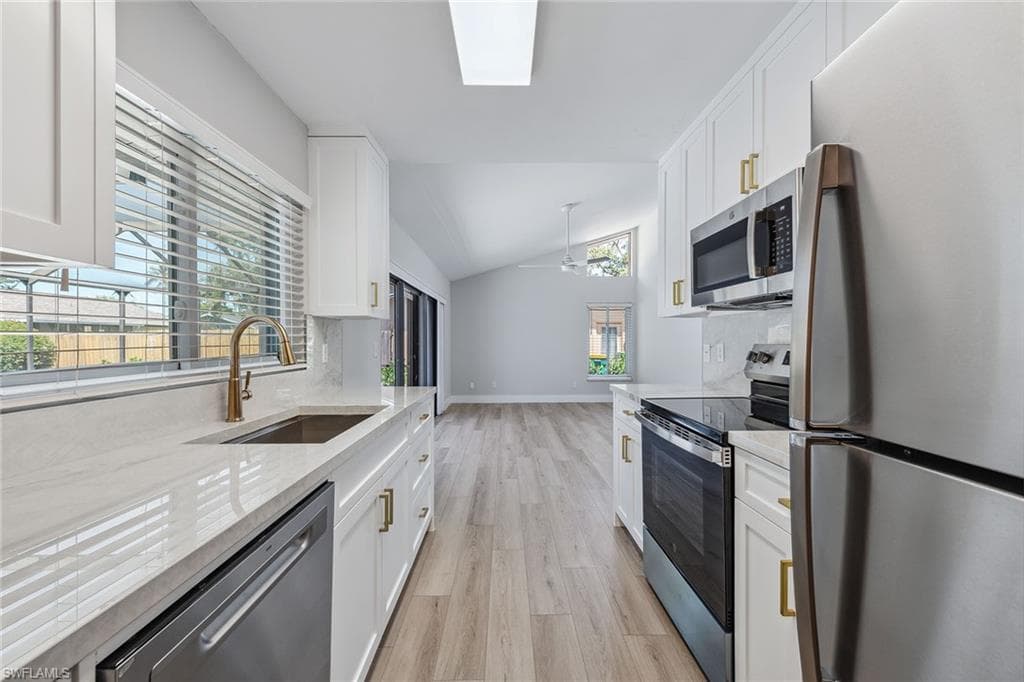 1196 Westlake Blvd, Naples, FL 34103-6