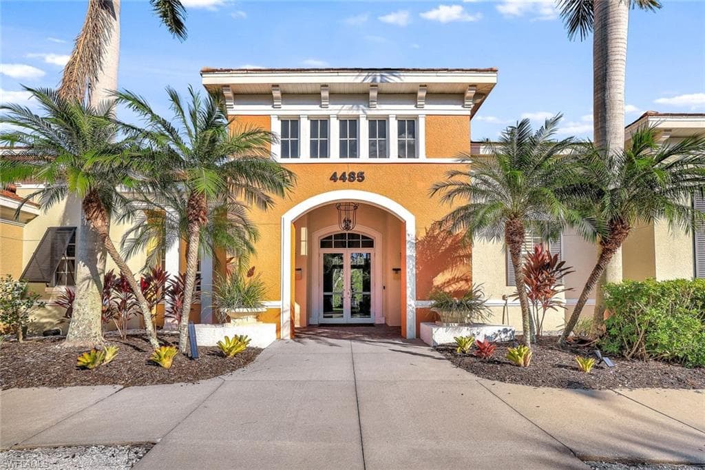 4500 Botanical Place Cir 301, Naples, FL 34112-21