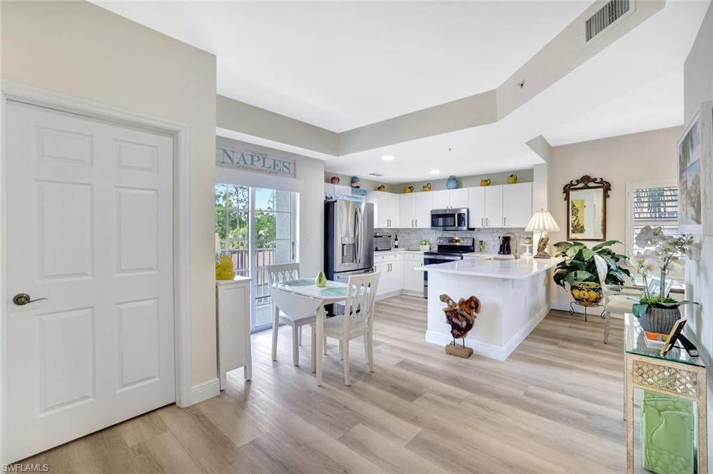 4500 Botanical Place Cir 301, Naples, FL 34112-8