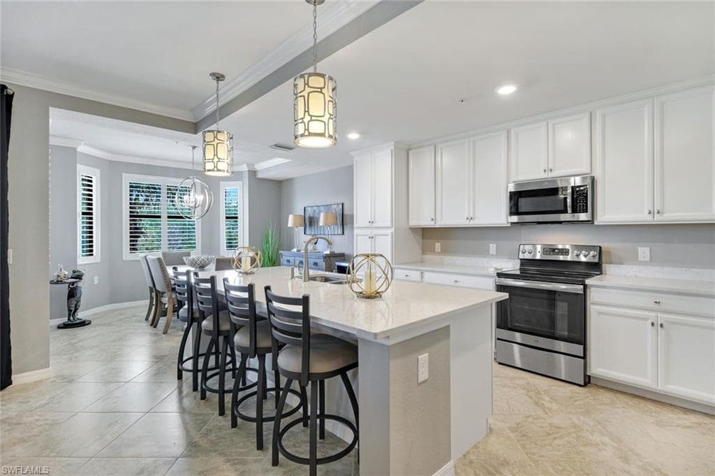 9590 Trevi Ct 5323, Naples, FL 34113-9