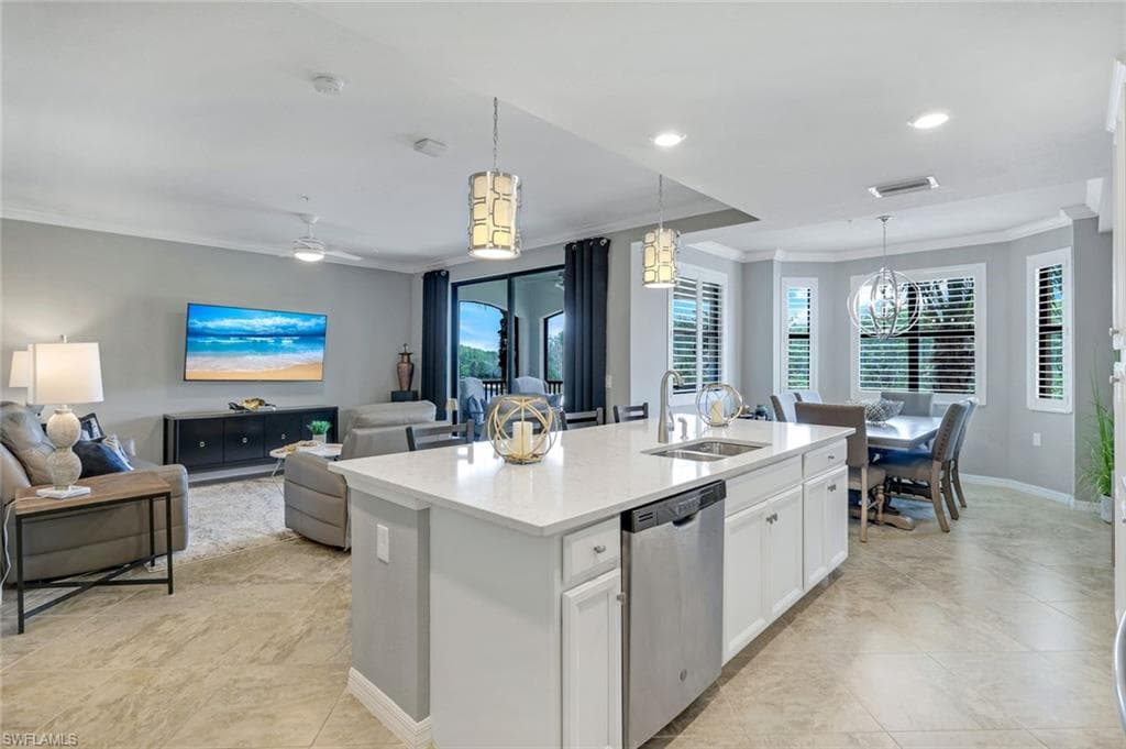 9590 Trevi Ct 5323, Naples, FL 34113-10