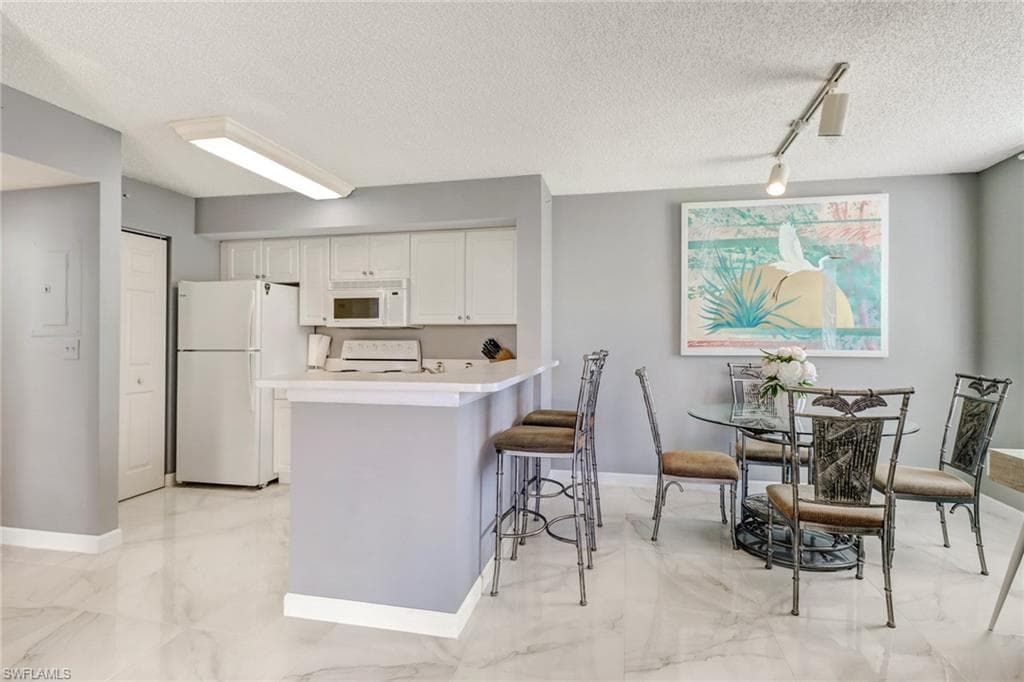 1265 Wildwood Lakes Blvd 102, Naples, FL 34104-10